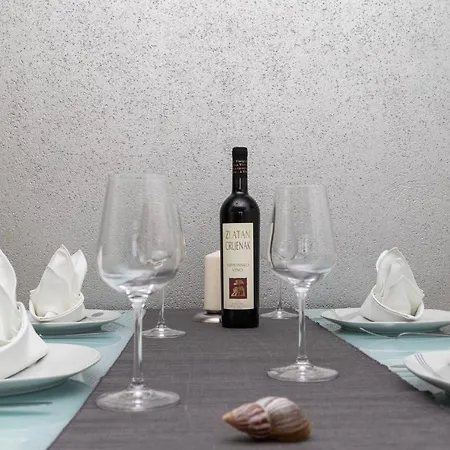 Saluti Near Old Town With Sea View&parking Split