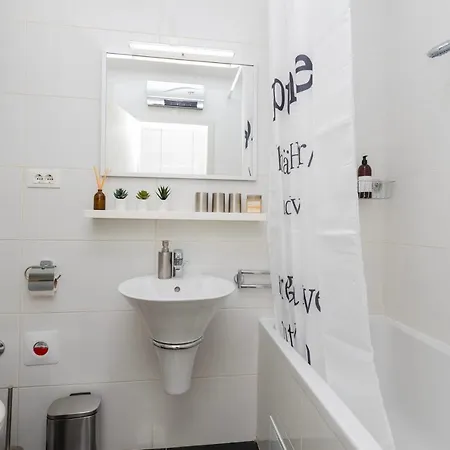 Saluti Near Old Town With Sea View&parking