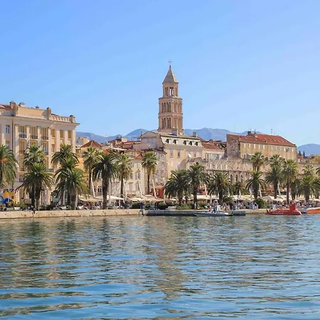 Saluti Near Old Town With Sea View&parking Split